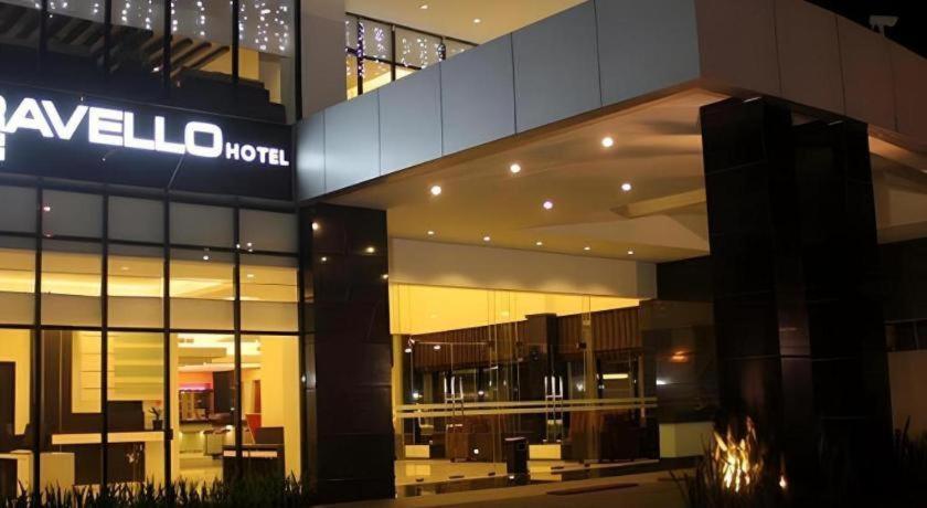 Travello Hotel Manado Exterior photo